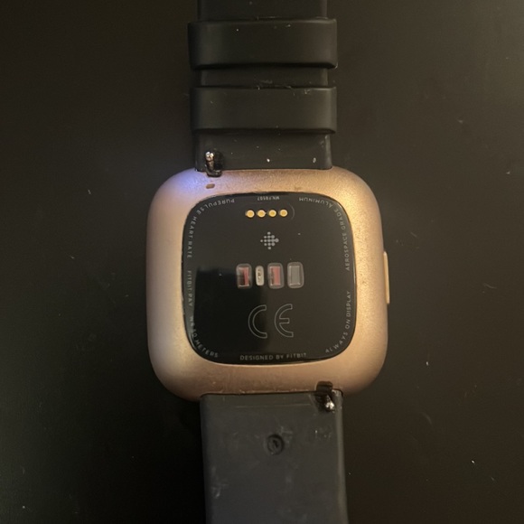 Fitbit Versa 2 - Picture 2 of 3